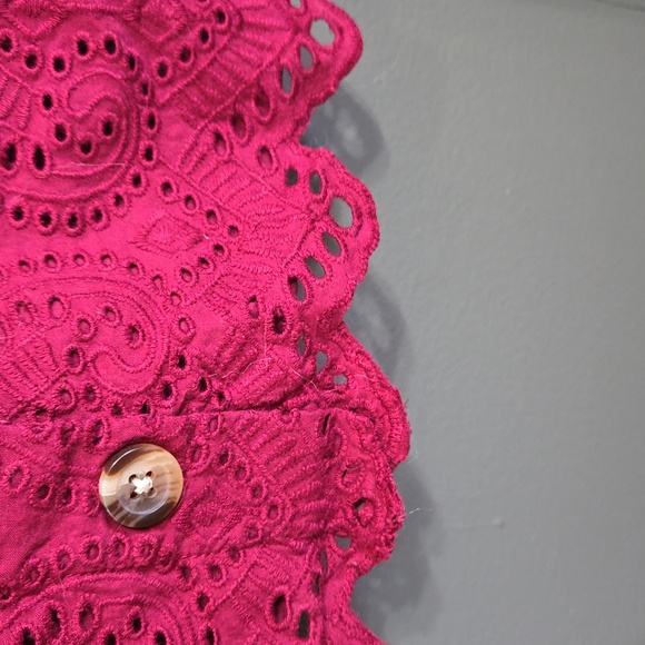 Crown & Ivy Berry Eyelet Summer Top - Picture 4 of 4